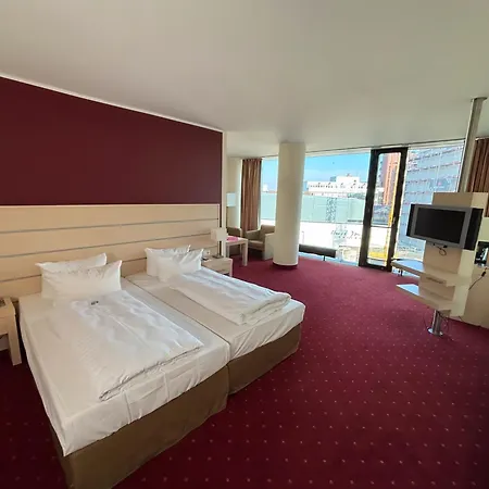 Aspire Acara Oldenburg, Trademark Collection By Wyndham Отель 4*