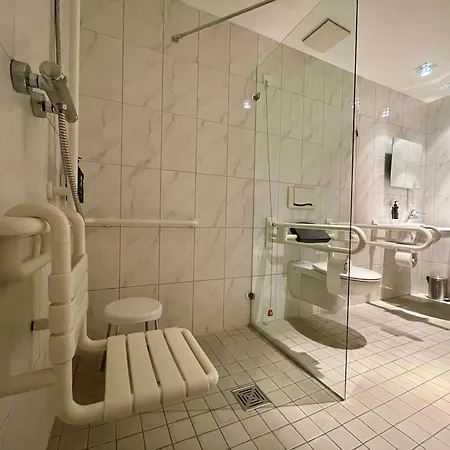 Отель Aspire Acara Oldenburg, Trademark Collection By Wyndham 4*